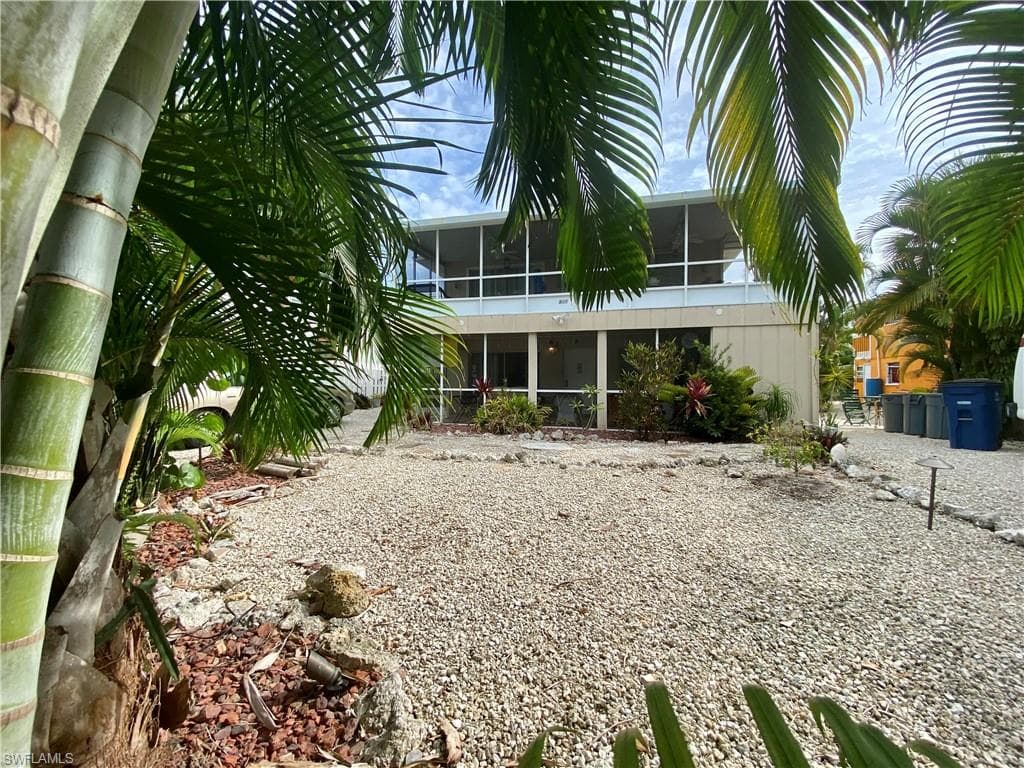 911 North ST FORT MYERS BEACH, FL 33931