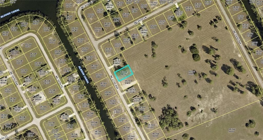3927 NE 17th AVE CAPE CORAL, FL 33909