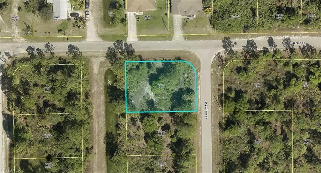 304 Bradley AVE LEHIGH ACRES, FL 33974