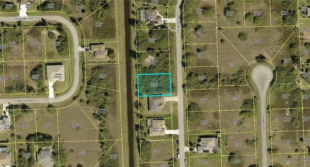 512 Caywood AVE S LEHIGH ACRES, FL 33974