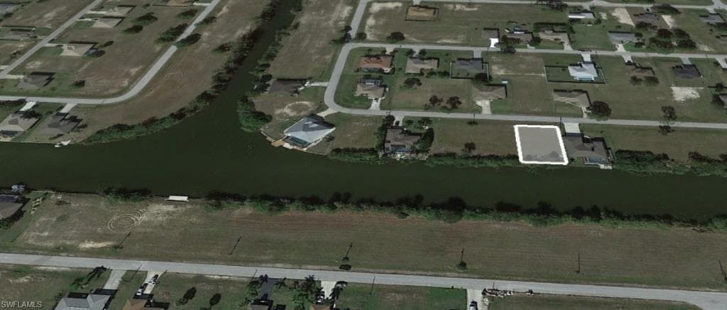 2124 10th ST CAPE CORAL, FL 33993