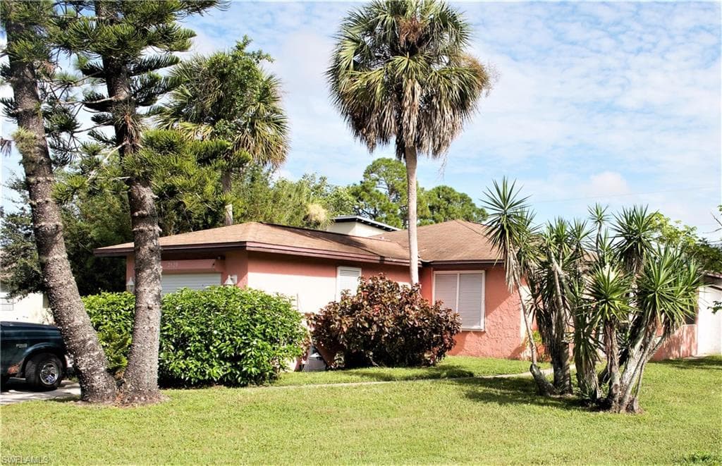 2529 Linwood AVE NAPLES, FL 34112