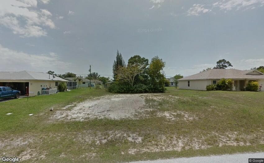 1504 SW 28th TER CAPE CORAL, FL 33914