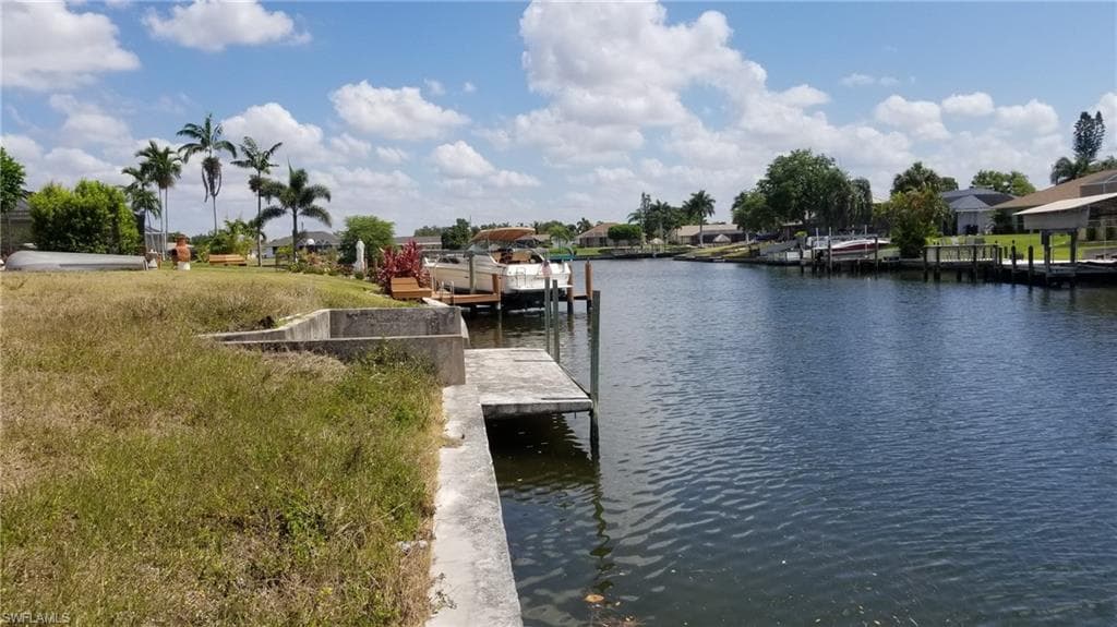2823 SE 5th CT CAPE CORAL, FL 33904