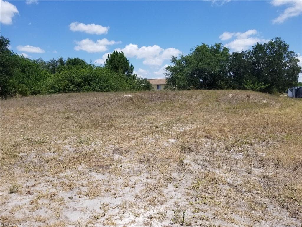 3724 13th ST W LEHIGH ACRES, FL 33971