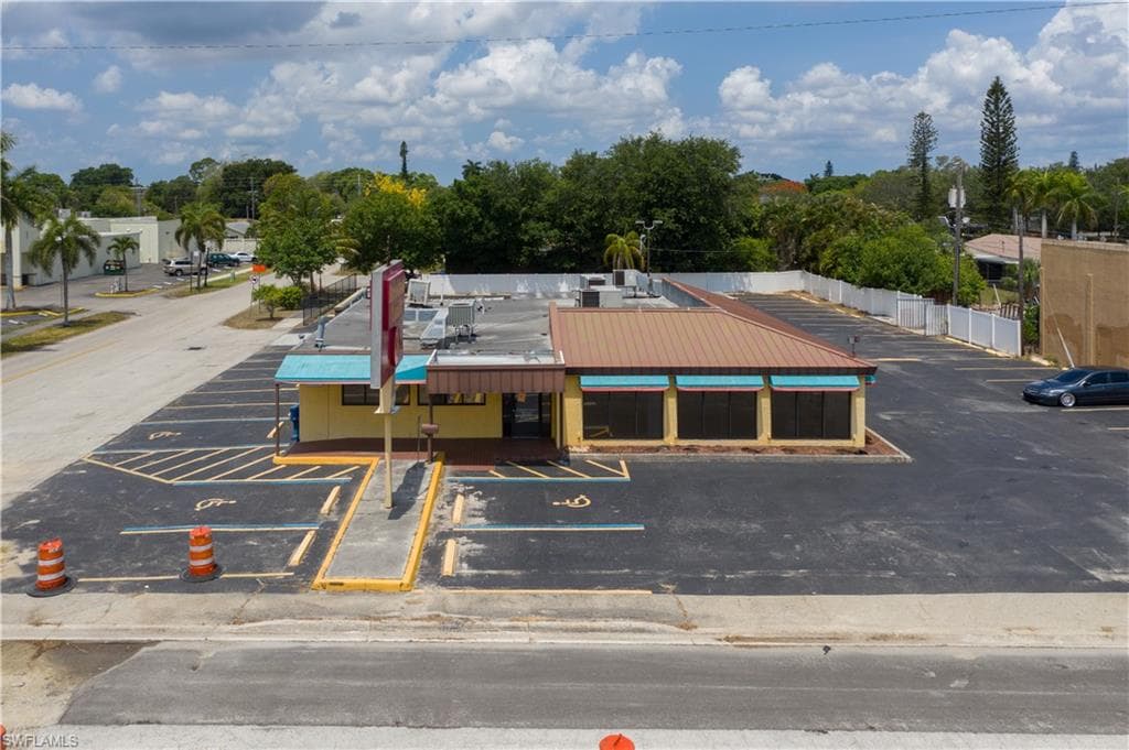3086 Cleveland AVE FORT MYERS, FL 33901