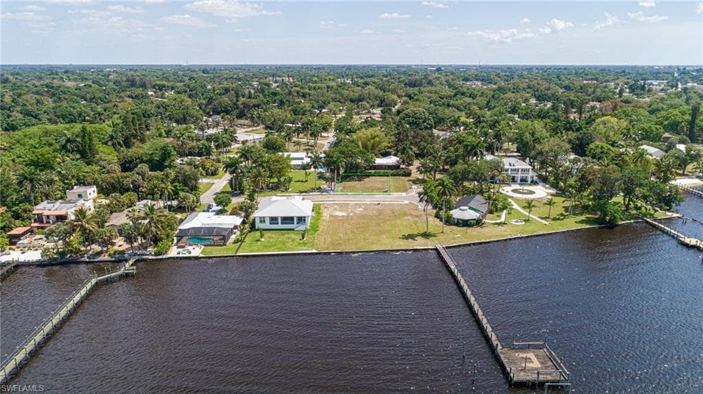 10 Live Oak LN FORT MYERS, FL 33905