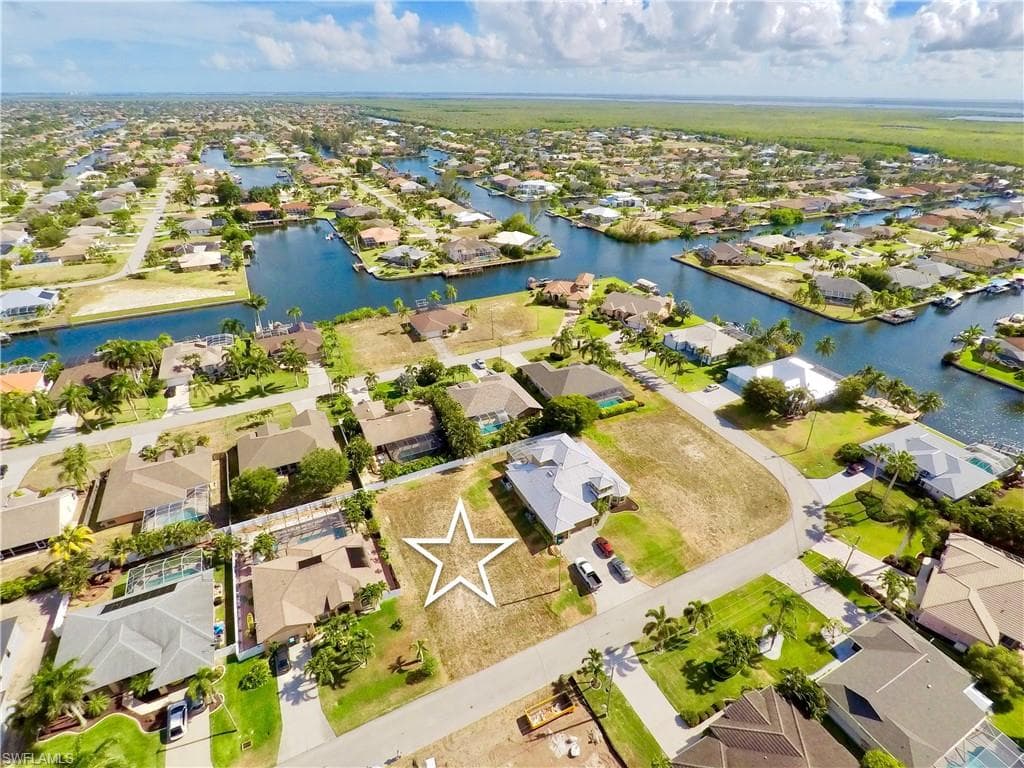 2718 SW 38th ST CAPE CORAL, FL 33914