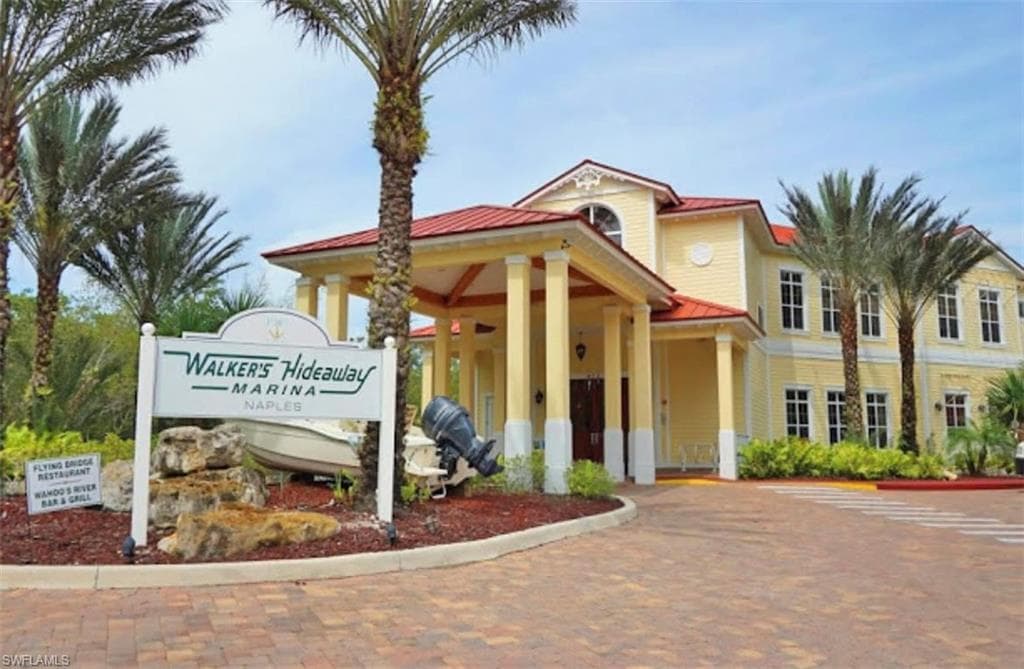 477 North RD NAPLES, FL 34104