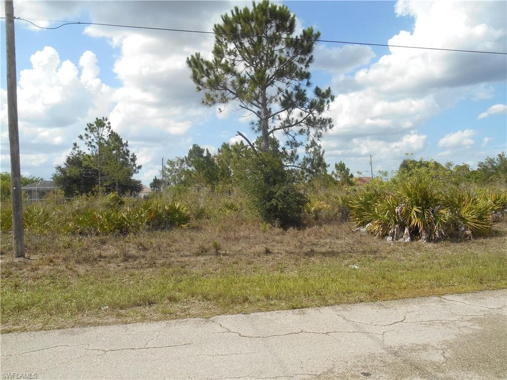 3710 13th ST W LEHIGH ACRES, FL 33971