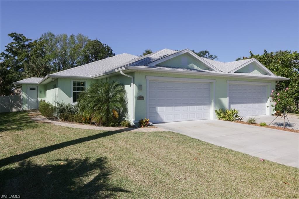 15556/558 Kapok CT FORT MYERS, FL 33908