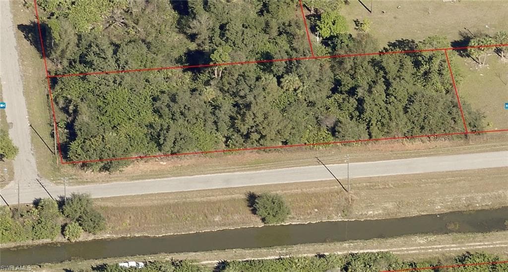 2000 Scott AVE ALVA, FL 33920