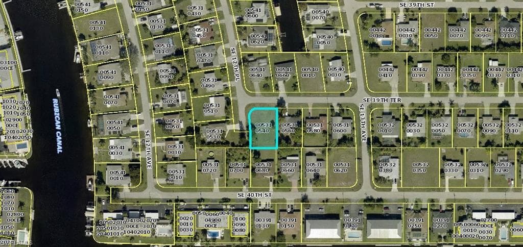 1226 SE 39th TER CAPE CORAL, FL 33904