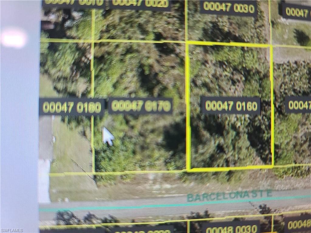 915 Barcelona ST E LEHIGH ACRES, FL 33974