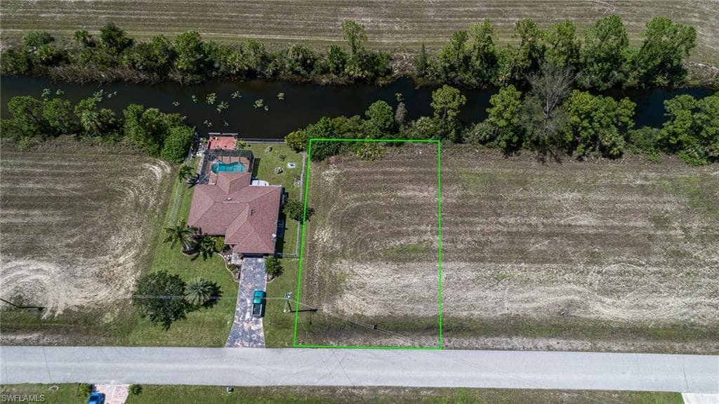 1027 NE 34th TER CAPE CORAL, FL 33909