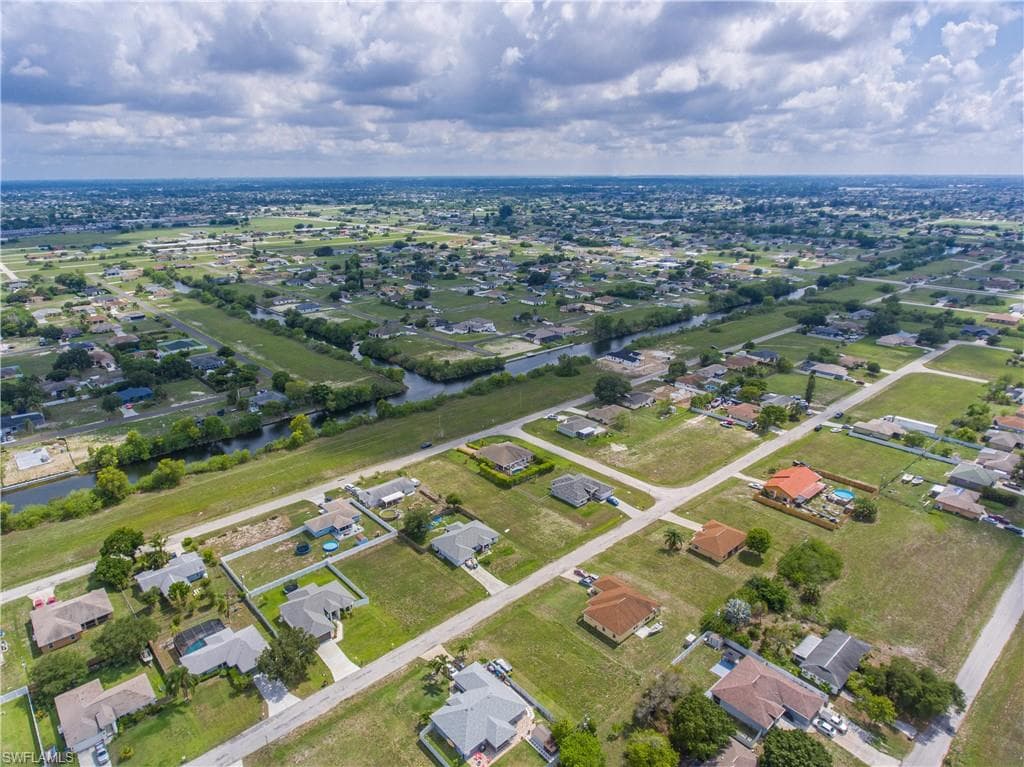 1100 NE 12th TER CAPE CORAL, FL 33909