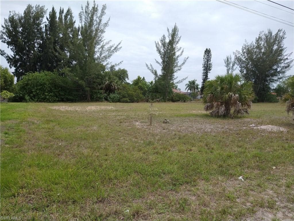 118 SW 31st TER CAPE CORAL, FL 33914
