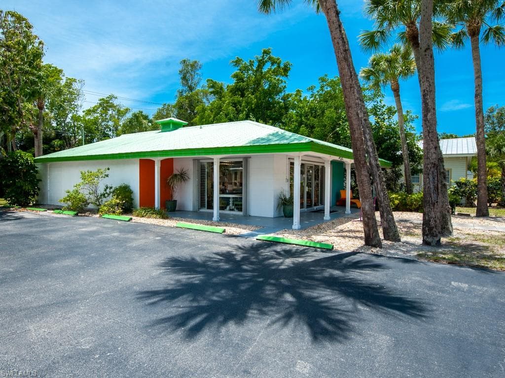 1025 Periwinkle WAY SANIBEL, FL 33957