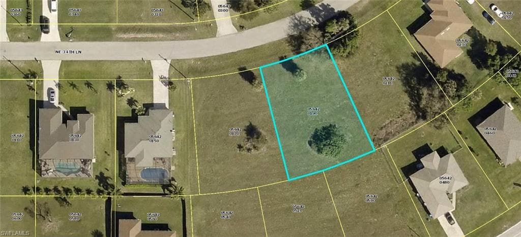 1806 NE 34th LN CAPE CORAL, FL 33909