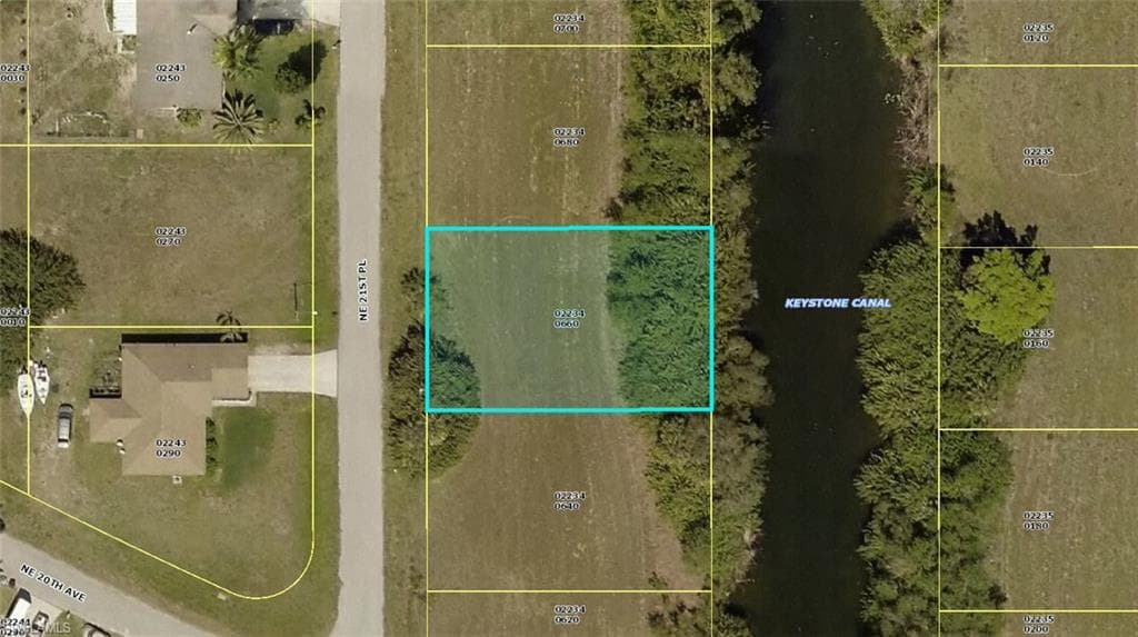 2207 NE 21st PL CAPE CORAL, FL 33909