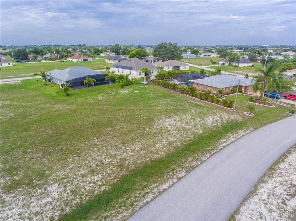 208 NW 30th ST CAPE CORAL, FL 33993