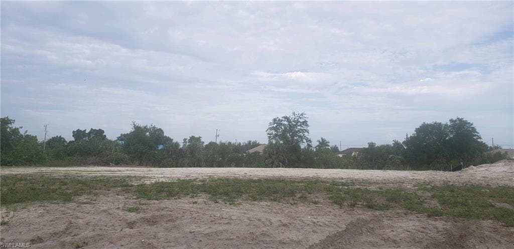 308 SW 13th CT CAPE CORAL, FL 33991