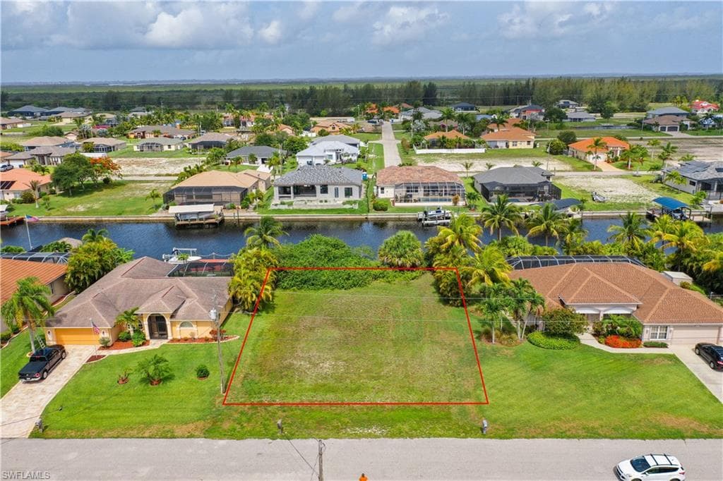 450 NW 37th PL CAPE CORAL, FL 33993