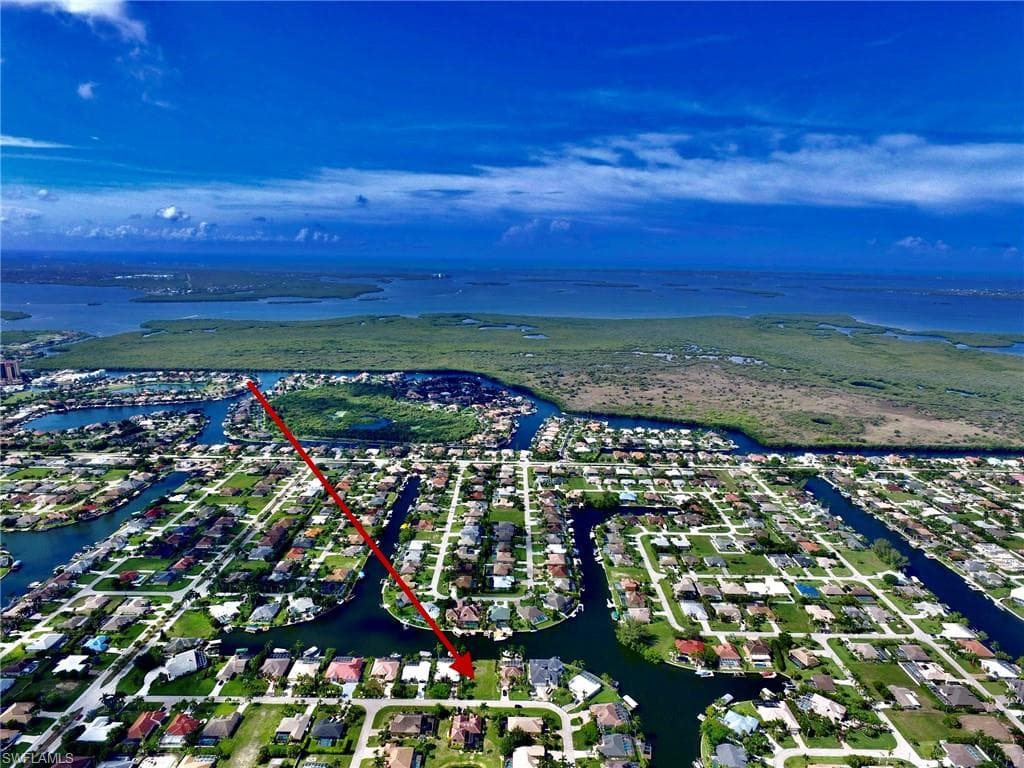 2210 SW 52nd LN CAPE CORAL, FL 33914