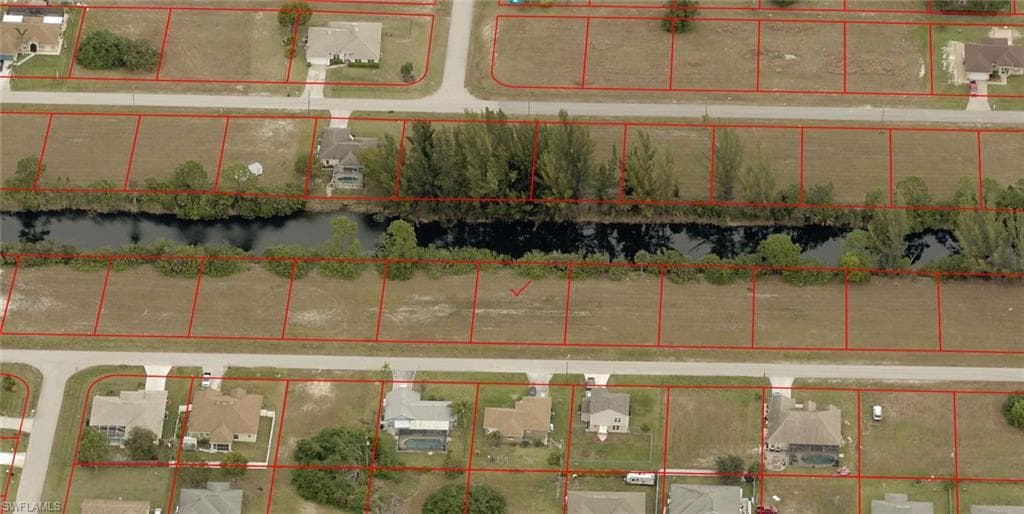 303 NE 31st ST CAPE CORAL, FL 33909
