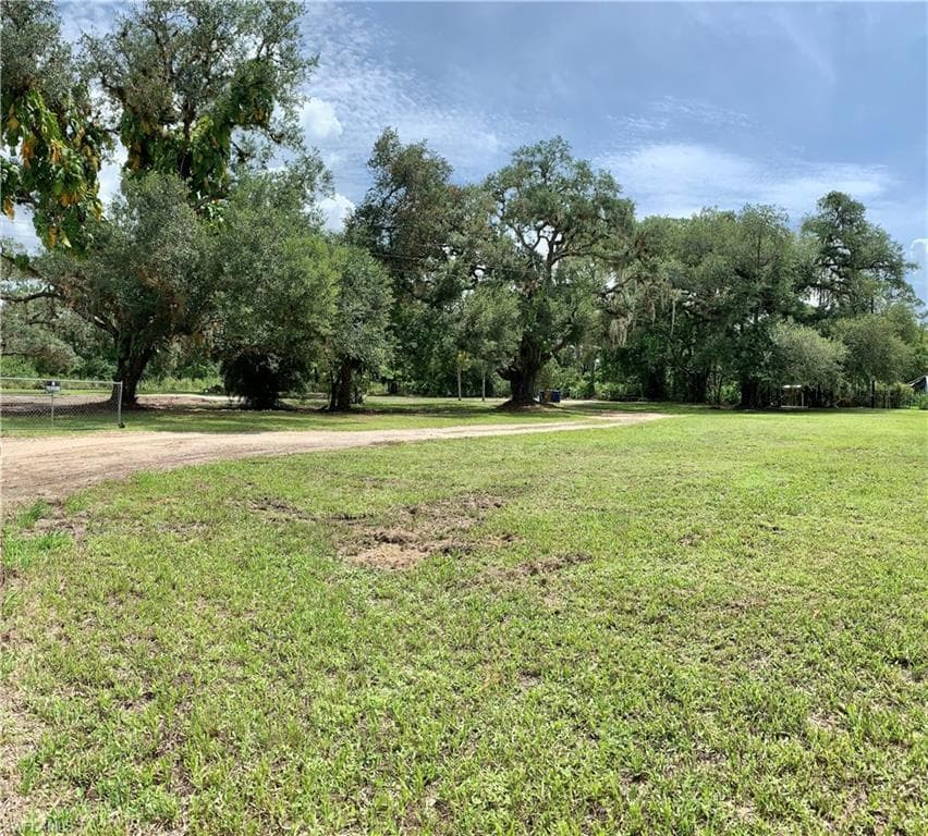 2391 Lippincott RD ALVA, FL 33920