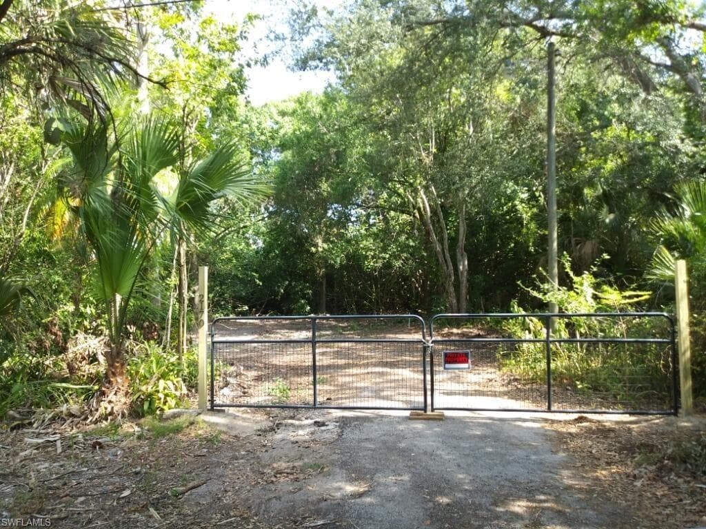 2170 Bahia LN NORTH FORT MYERS, FL 33917