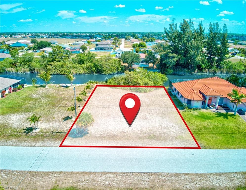 409 NE 19th TER CAPE CORAL, FL 33909