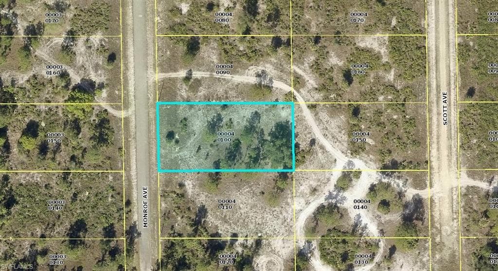 404 Monroe AVE LEHIGH ACRES, FL 33972