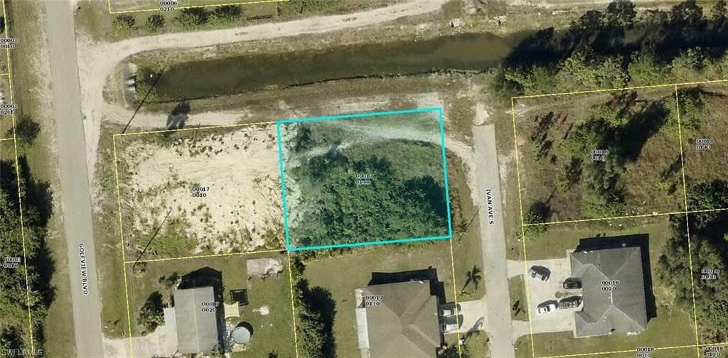 300 Ivan AVE S LEHIGH ACRES, FL 33973