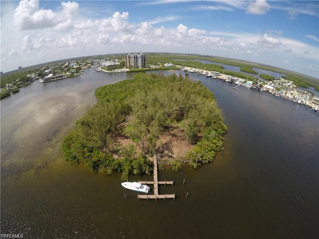 Island FORT MYERS BEACH, FL 33931
