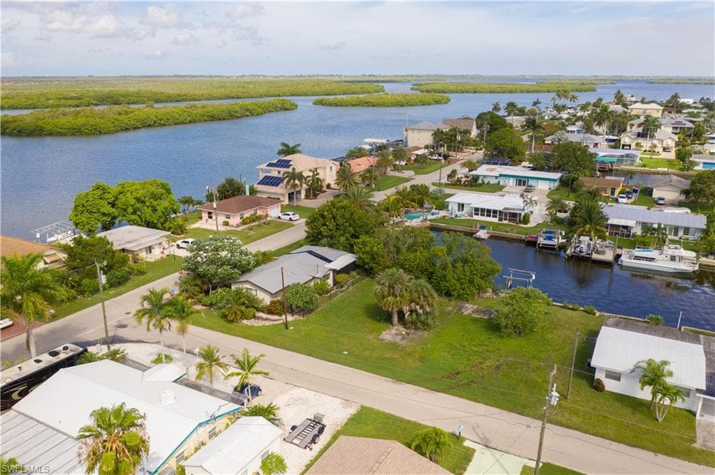 2626 Bayshore DR MATLACHA, FL 33993