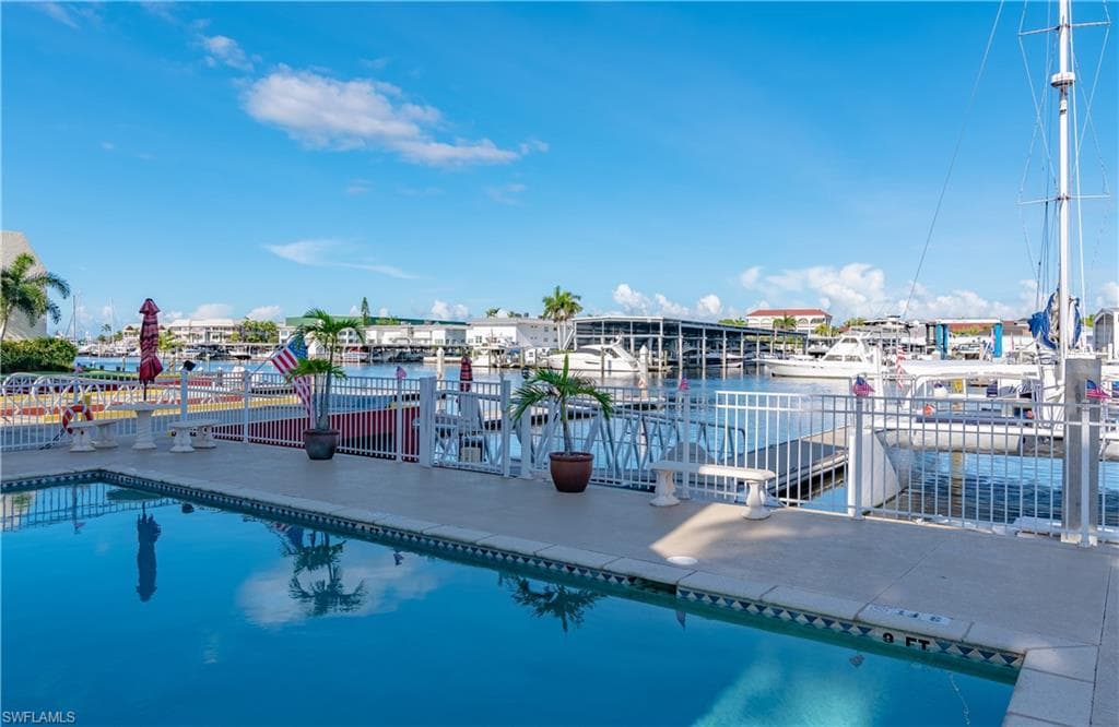 750 River Point DR NAPLES, FL 34102