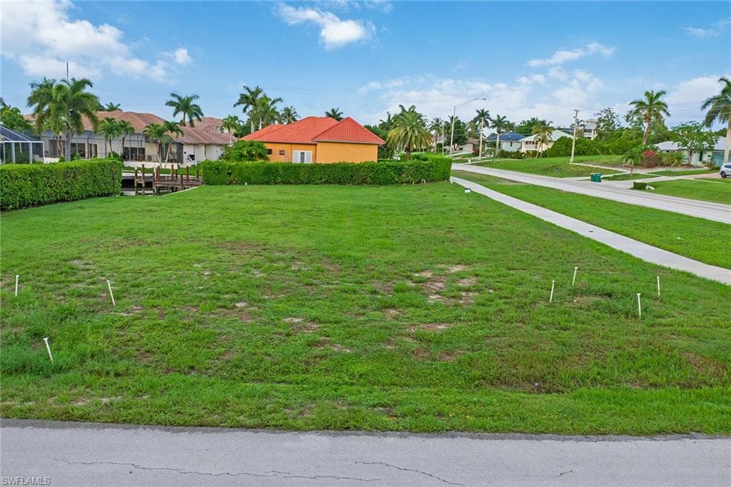 5 Covewood CT MARCO ISLAND, FL 34145