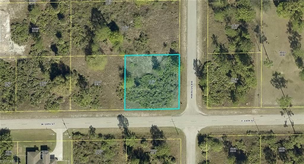 10 W 14th ST LEHIGH ACRES, FL 33972