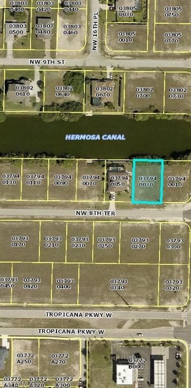 1605 NW 8th TER CAPE CORAL, FL 33993