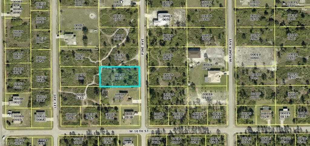 1005 Pine AVE LEHIGH ACRES, FL 33972
