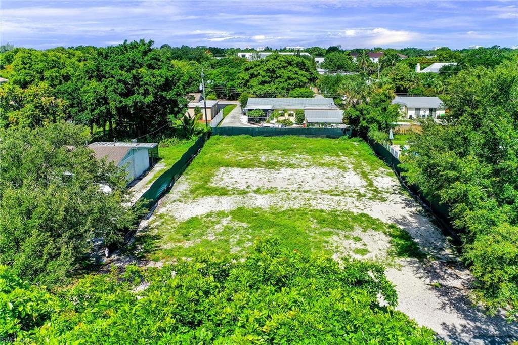 1273 11th CT N NAPLES, FL 34102