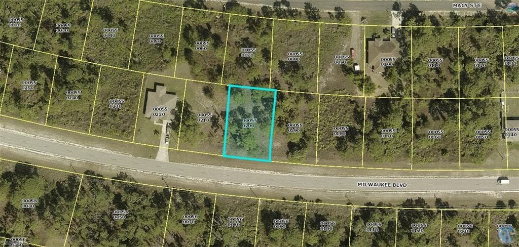 1029 Milwaukee BLVD LEHIGH ACRES, FL 33974