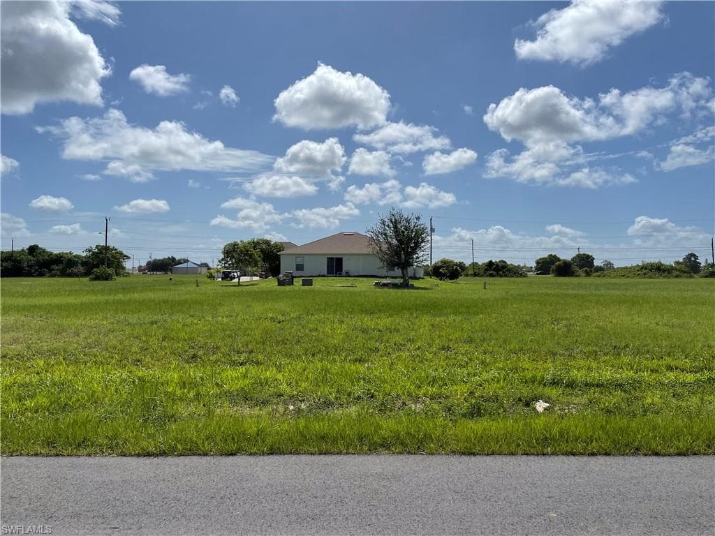 639 NE 7th AVE CAPE CORAL, FL 33909