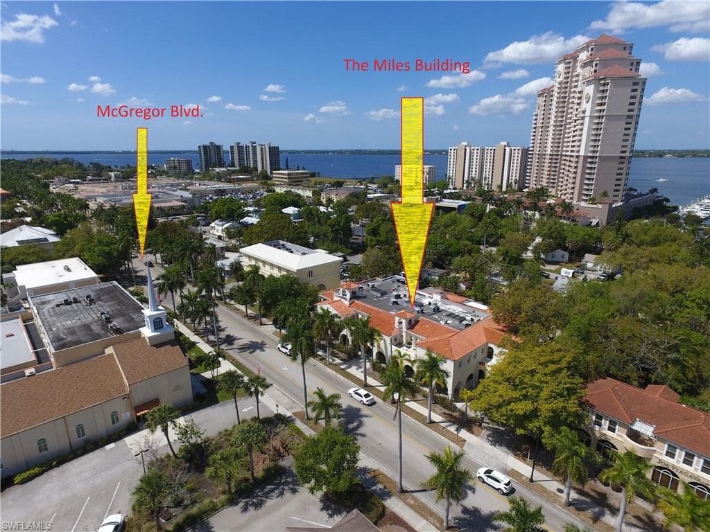2052-2070 Mcgregor BLVD FORT MYERS, FL 33901