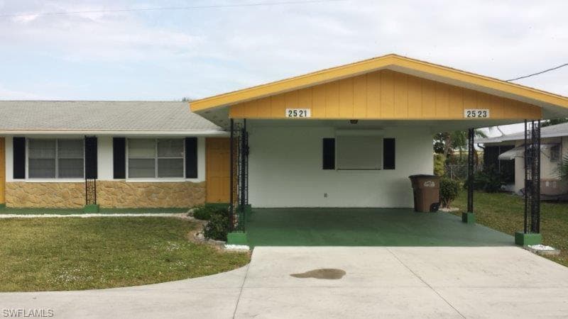 2521 SE 16th PL CAPE CORAL, FL 33904
