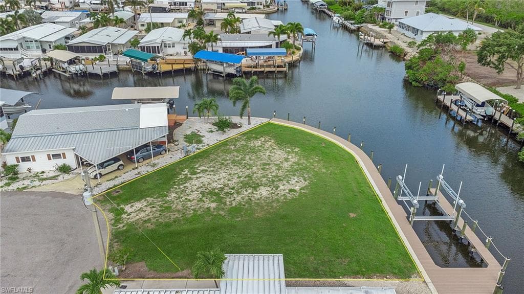 3125 Bowsprit LN ST. JAMES CITY, FL 33956