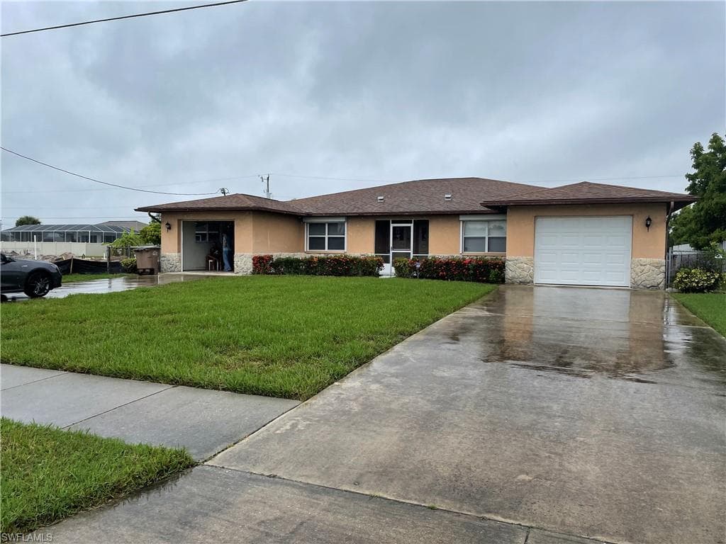 836 Trafalgar PKY A-B CAPE CORAL, FL 33991