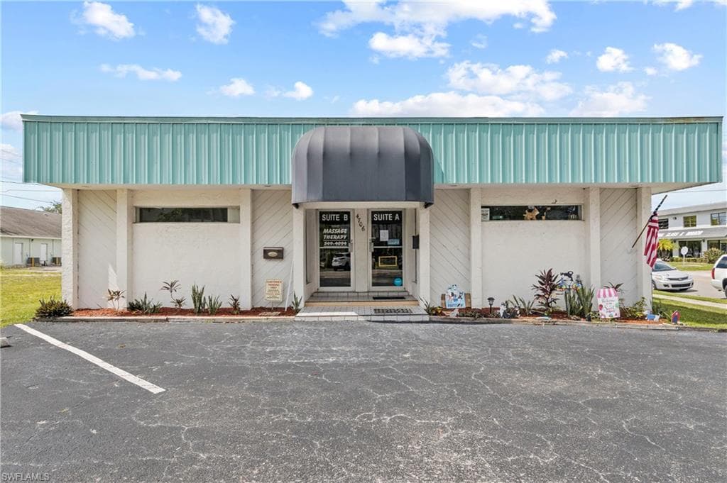 4706 SE 9th PL B CAPE CORAL, FL 33904