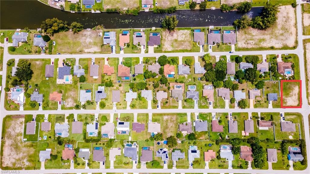 710 SW 27th TER CAPE CORAL, FL 33914